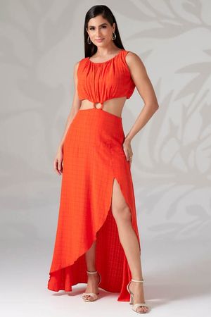 Vestido Longo Drapeado No Busto E Saia Com Fenda