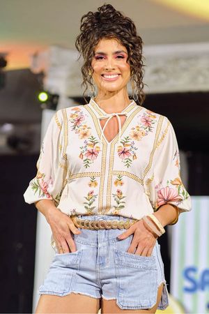 Short Curto Com Maxibolsos