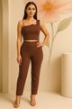 Conjunto Com Detalhes Ondulados Marrom 46