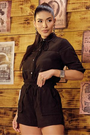 Short Boxer Com Bolsos Aplicados