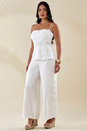 Conjunto Blusa E Calca Com Aplicacoes De Bicos