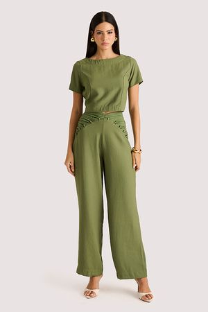 Conjunto Blusa Semicropped E Calca Com Rolutes