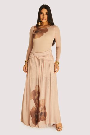 Vestido Longo Com Mangas Decote Canoa E Pala